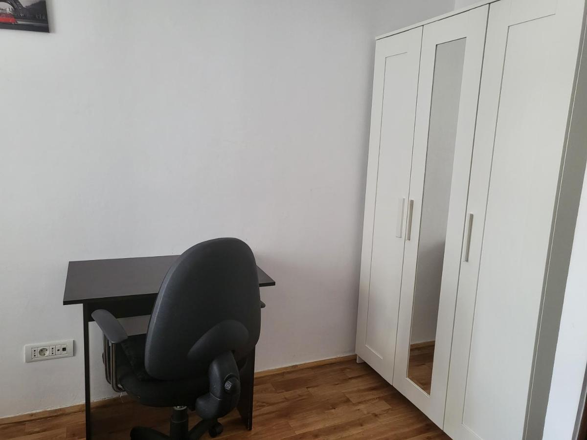 Apartament Cu 3 Camere Chiar In Inima Capitalei Boekarest Buitenkant foto