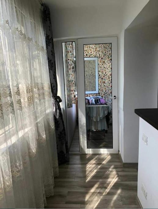 Apartament Cu 3 Camere Chiar In Inima Capitalei Boekarest Buitenkant foto