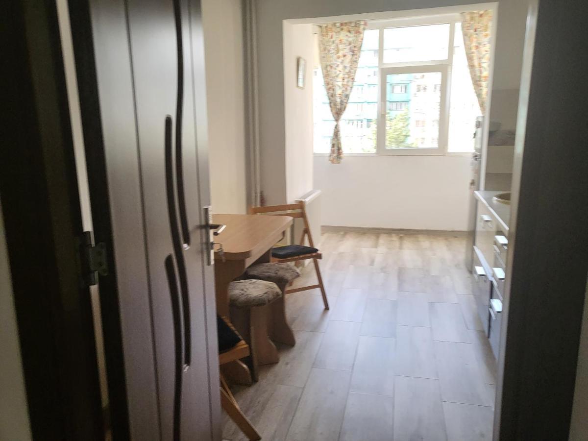 Apartament Cu 3 Camere Chiar In Inima Capitalei Boekarest Buitenkant foto