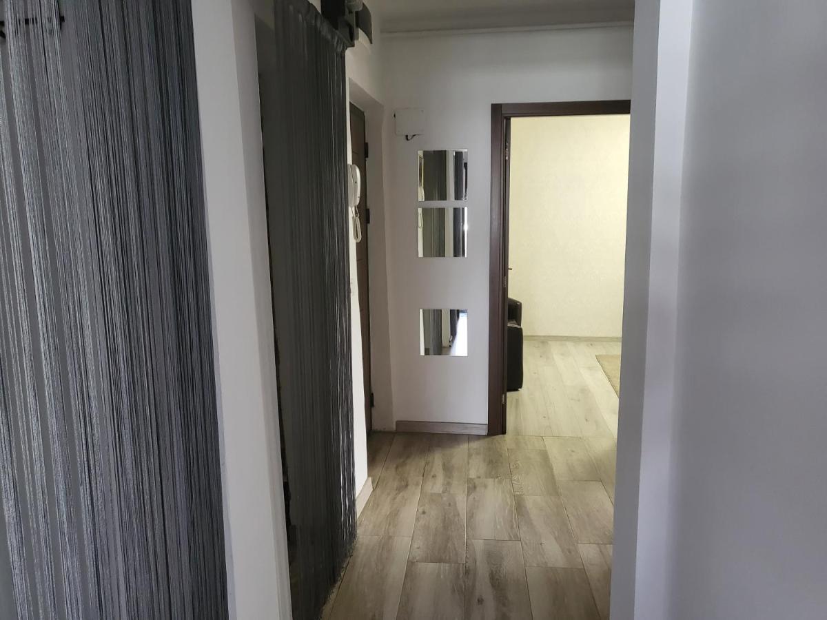Apartament Cu 3 Camere Chiar In Inima Capitalei Boekarest Buitenkant foto